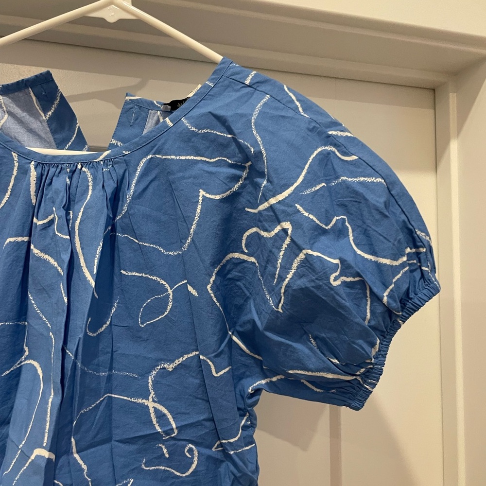Cropped Abstract Patterned Top - Picture 2 of 5